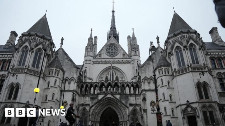 Private investigator denies 'switching sides' in Mail publisher case