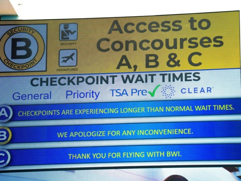 US airport lines shorten as TSA workers get paid