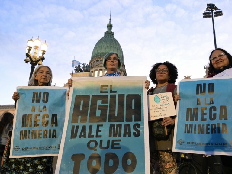 Argentina MPs approve bill allowing mining in glaciers