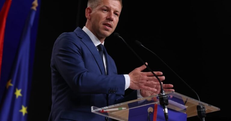 Commission delegation heads to Budapest to negotiate release of EU funds