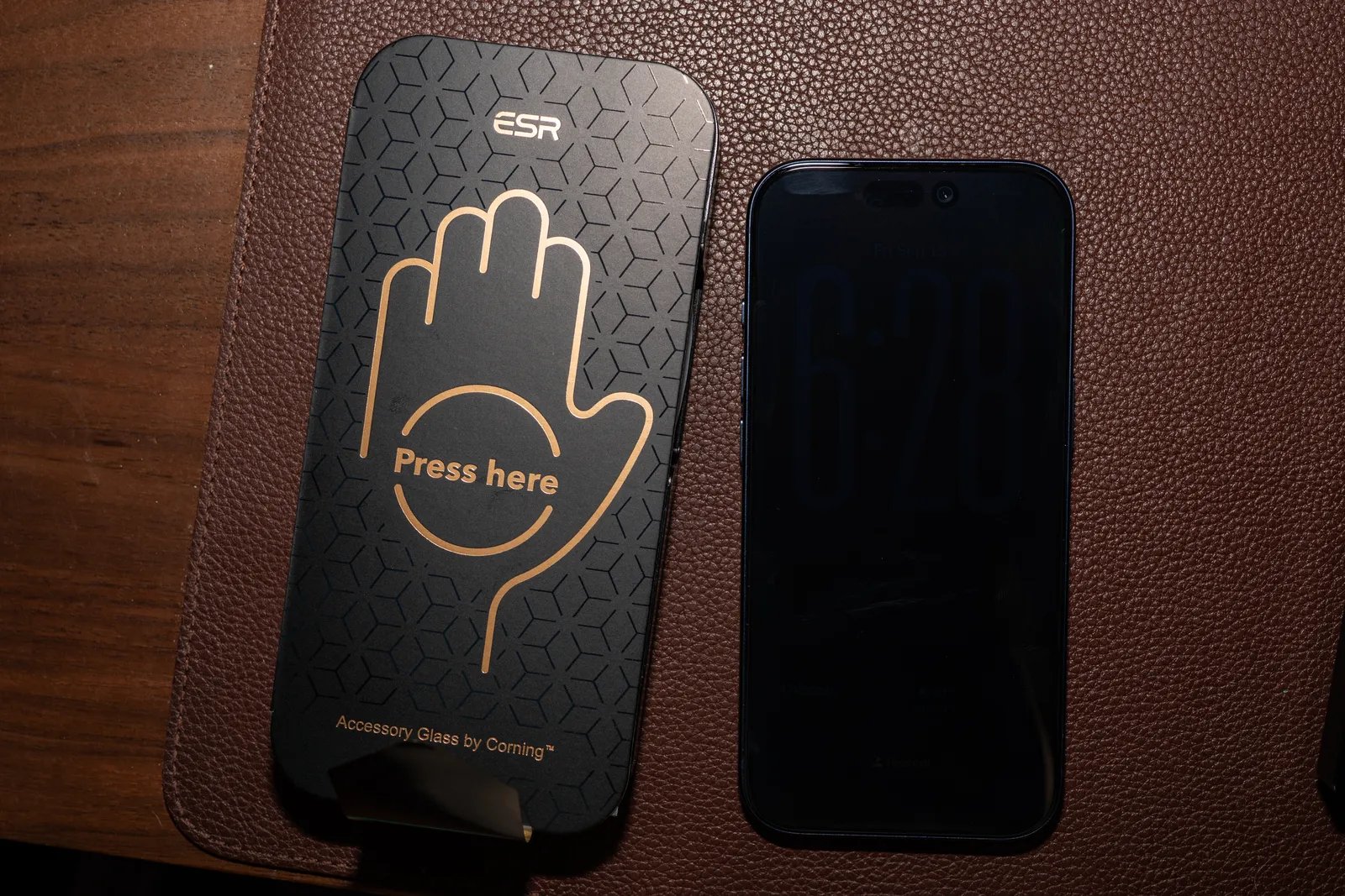 ESR Armorite Pro screen protector.