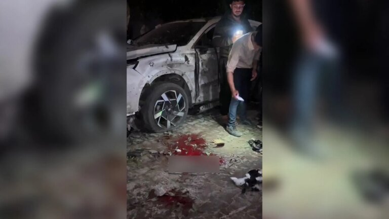 Israeli air strike hits crowd in Gaza City