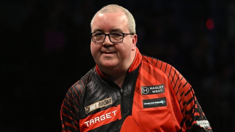 Premier League Darts LIVE! Bunting takes on Clayton after Van Veen wins