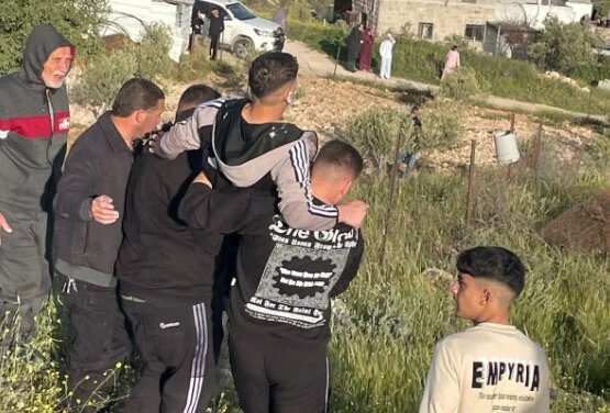 Settlers erect outpost in East Jerusalem, attack Palestinian locals