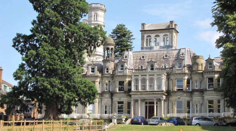 Top British private Jewish school closing amid funding challenges