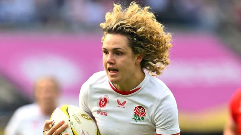England's Ellie Kildunne will join Sir Mo Farah as an official starter