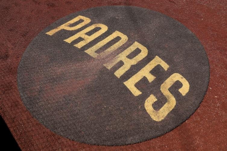 5-Year Padres Veteran Leaves MLB Shortly After Brutal Outing