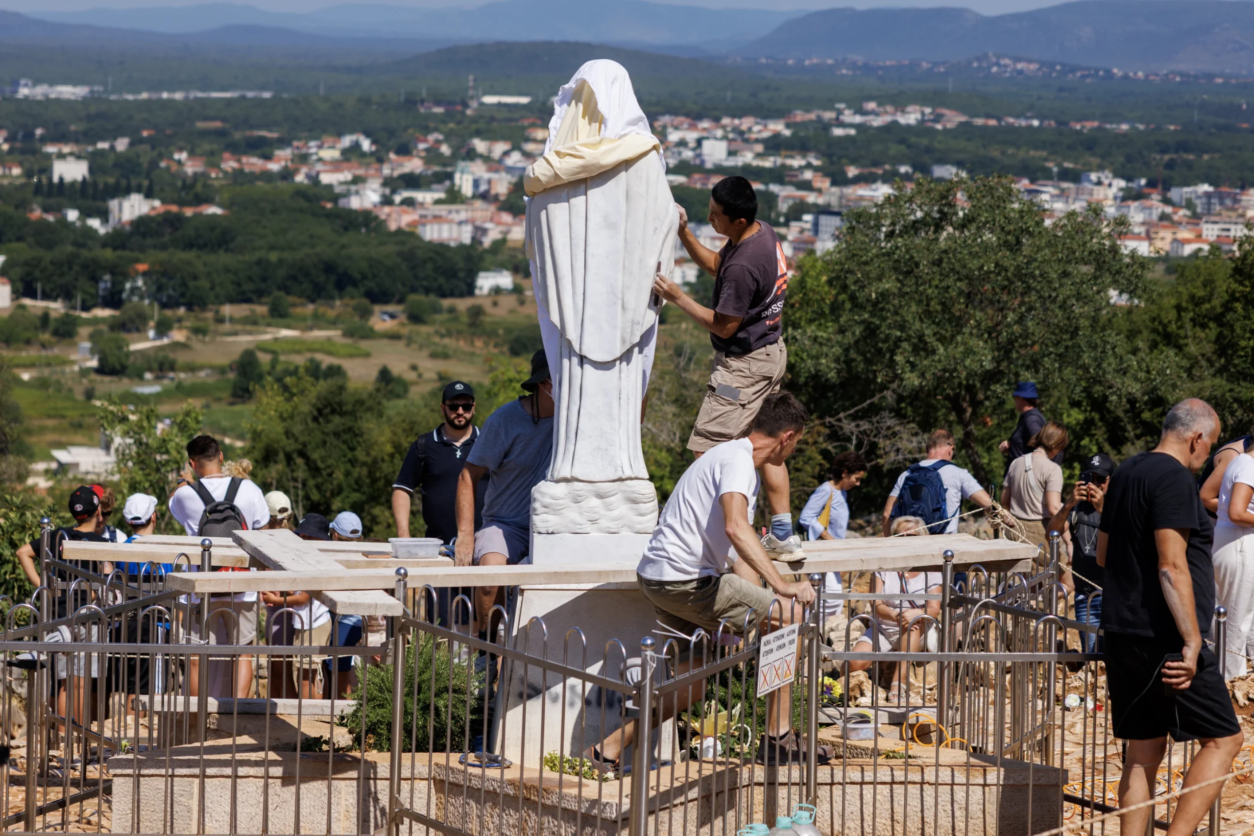 Bosnian authorities investigate desecration and fire damage at Medjugorje Virgin Mary shrine Bosnian authorities investigate desecration and fire damage at Medjugorje Virgin Mary shrine