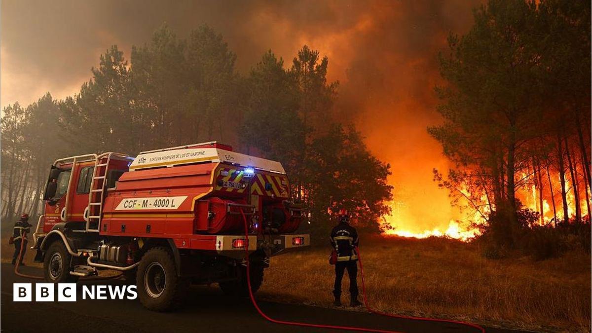 France evacuates 20,000 as wildfires spread in south-west France evacuates 20,000 as wildfires spread in south-west