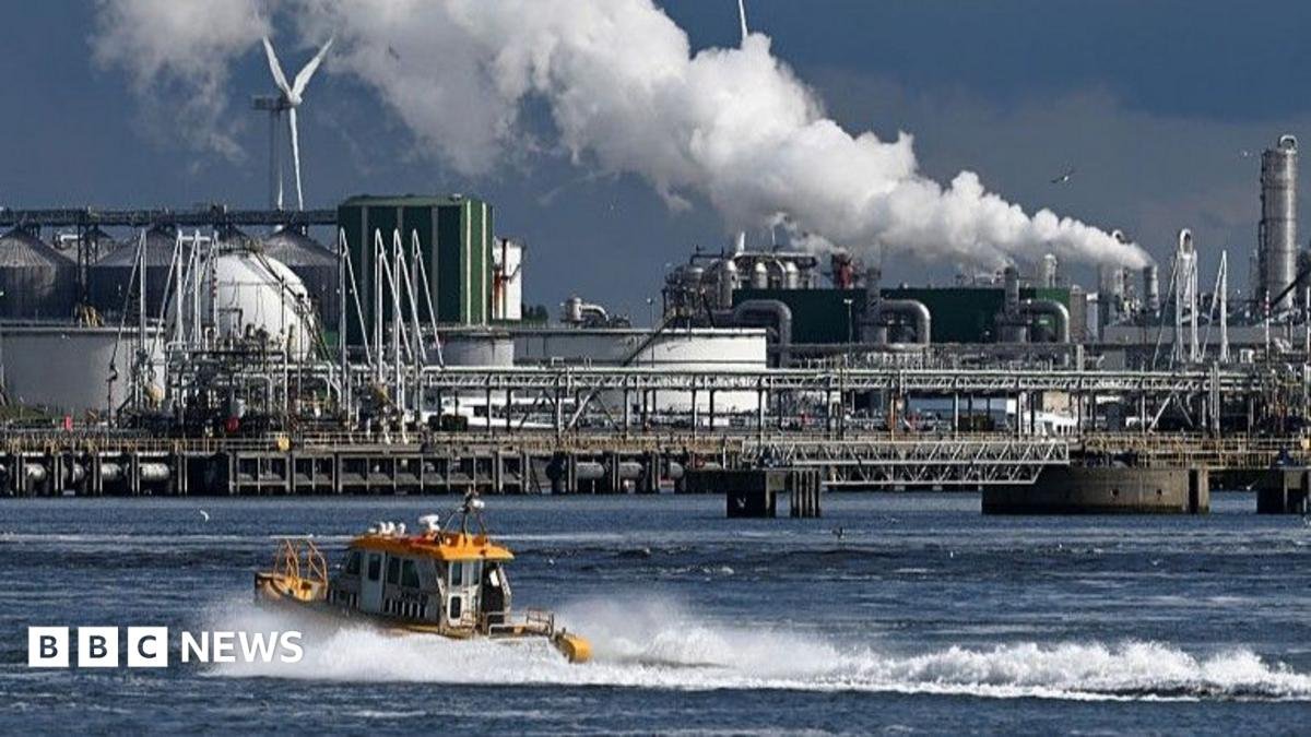 Pressure builds on Europe's biggest port to be greener Pressure builds on Europe's biggest port to be greener