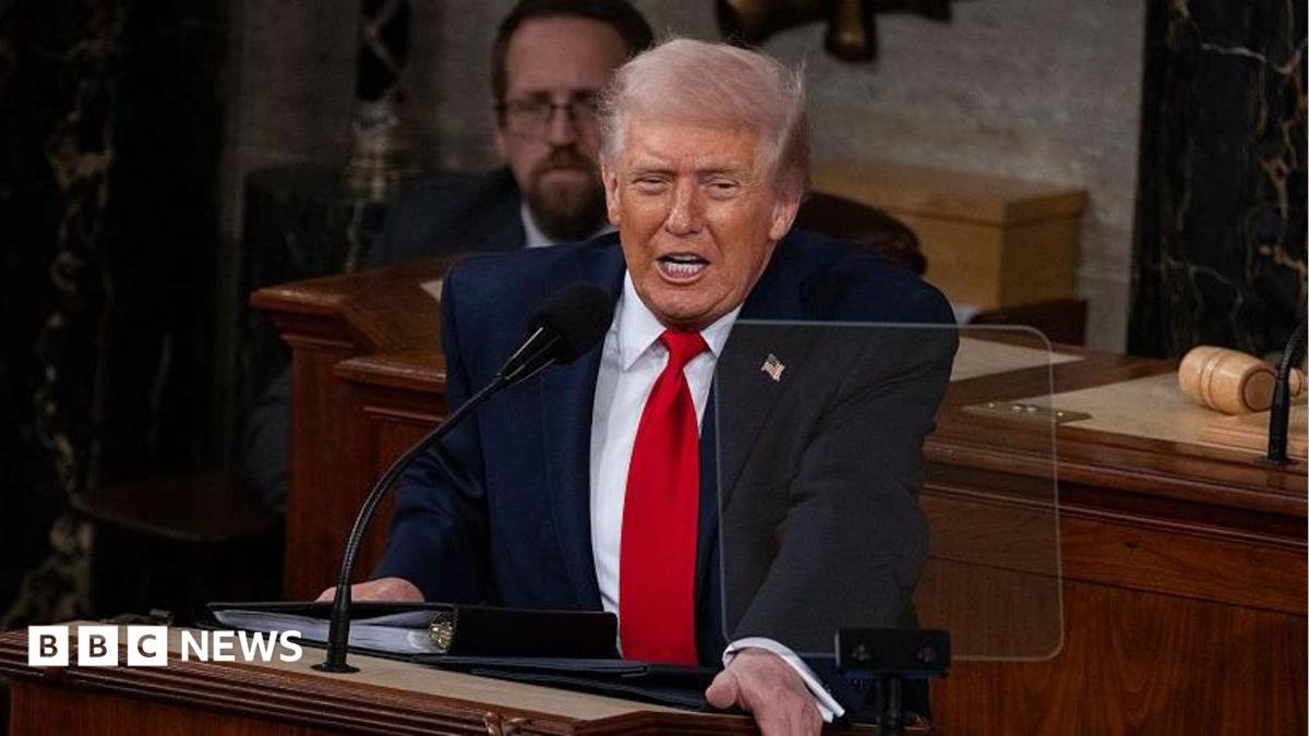 White House teleprompter operator accused of making 0k off Trump speech bets