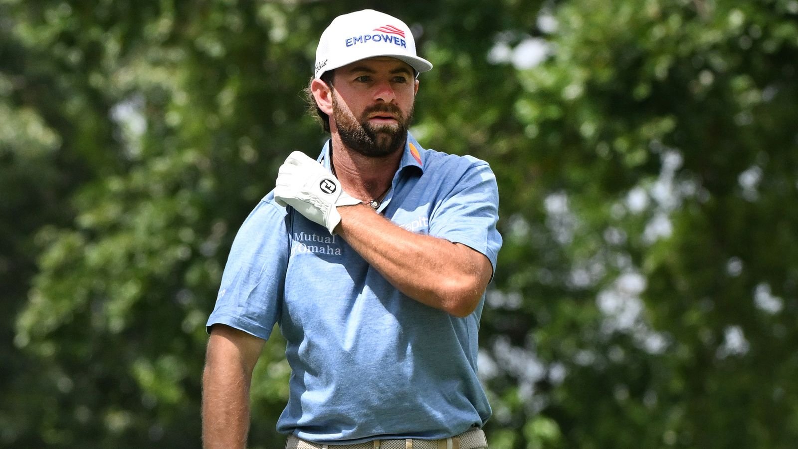 Young shoots dazzling 61 to take share of Rocket Classic lead